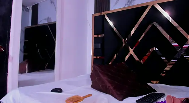 Snapshot of tifany_bigdick chatting on October 12, 5:45 pm tifany bigdick online show from October 12, 5:45 pm