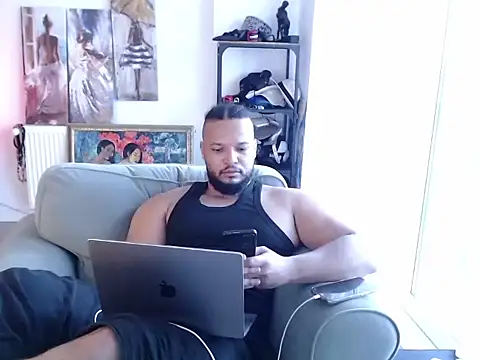 Snapshot of 1LordKingsley chatting on June 16, 3:31 am 1LordKingsley online show from June 16, 3:31 am
