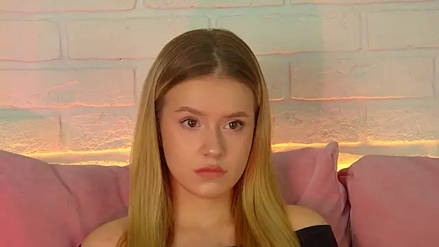 MilanaBalmain online show from October 22, 4:07 pm