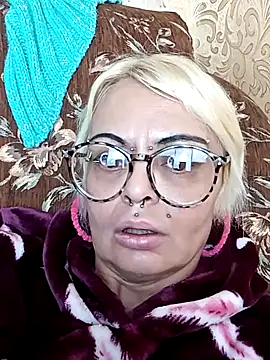 Snapshot of Gardener_of_Illusions chatting on January 29, 12:45 pm Gardener of Illusions online show from January 29, 12:45 pm