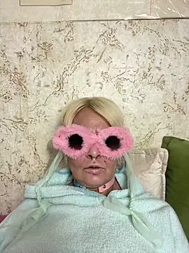 Snapshot of Gardener_of_Illusions chatting on January 30, 9:14 pm Gardener of Illusions online show from January 30, 9:14 pm