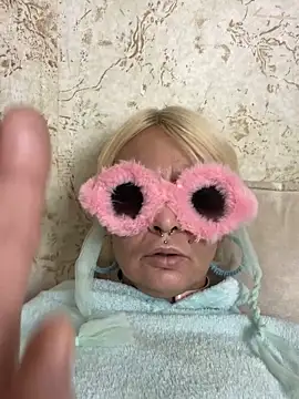 Snapshot of Gardener_of_Illusions chatting on January 31, 12:39 am Gardener of Illusions online show from January 31, 12:39 am