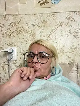 Snapshot of Gardener_of_Illusions chatting on January 31, 3:52 am Gardener of Illusions online show from January 31, 3:52 am