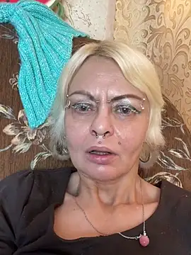 Snapshot of Gardener_of_Illusions chatting on February 2, 8:24 am Gardener of Illusions online show from February 2, 8:24 am