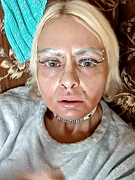 Snapshot of Gardener_of_Illusions chatting on February 3, 12:04 am Gardener of Illusions online show from February 3, 12:04 am