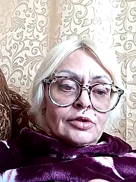 Snapshot of Gardener_of_Illusions chatting on February 5, 10:44 pm Gardener of Illusions online show from February 5, 10:44 pm