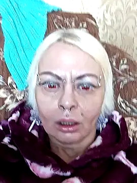 Snapshot of Gardener_of_Illusions chatting on February 6, 1:49 am Gardener of Illusions online show from February 6, 1:49 am