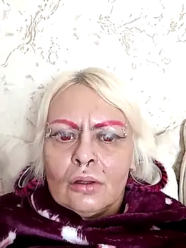 Snapshot of Gardener_of_Illusions chatting on February 9, 2:06 am Gardener of Illusions online show from February 9, 2:06 am