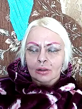 Snapshot of Gardener_of_Illusions chatting on February 13, 2:34 am Gardener of Illusions online show from February 13, 2:34 am