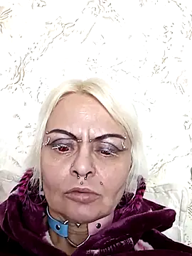 Snapshot of Gardener_of_Illusions chatting on February 15, 11:58 pm Gardener of Illusions online show from February 15, 11:58 pm