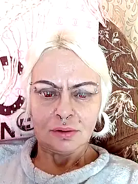 Snapshot of Gardener_of_Illusions chatting on February 18, 10:58 pm Gardener of Illusions online show from February 18, 10:58 pm