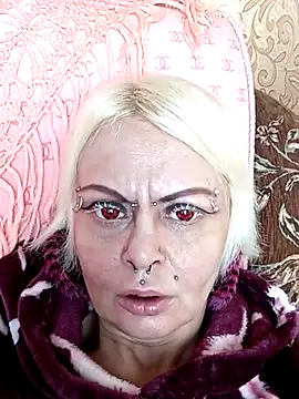 Snapshot of Gardener_of_Illusions chatting on February 19, 12:00 pm Gardener of Illusions online show from February 19, 12:00 pm