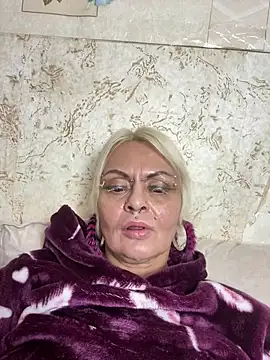 Snapshot of Gardener_of_Illusions chatting on February 21, 1:55 am Gardener of Illusions online show from February 21, 1:55 am