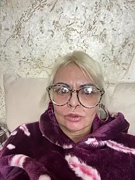 Snapshot of Gardener_of_Illusions chatting on February 25, 3:31 am Gardener of Illusions online show from February 25, 3:31 am