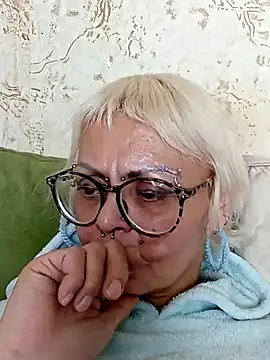 Snapshot of Gardener_of_Illusions chatting on March 6, 4:07 pm Gardener of Illusions online show from March 6, 4:07 pm