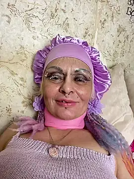 Snapshot of Gardener_of_Illusions chatting on March 14, 8:28 pm Gardener of Illusions online show from March 14, 8:28 pm