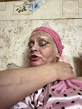 Snapshot of Gardener_of_Illusions chatting on March 18, 12:49 am Gardener of Illusions online show from March 18, 12:49 am