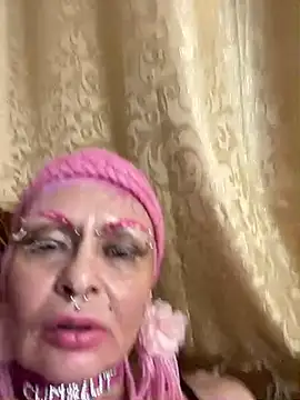 Snapshot of Gardener_of_Illusions chatting on March 19, 10:53 pm Gardener of Illusions online show from March 19, 10:53 pm