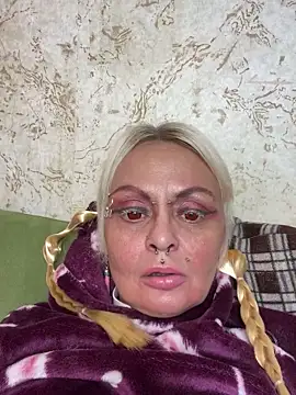 Snapshot of Gardener_of_Illusions chatting on September 19, 2:02 am Gardener of Illusions online show from September 19, 2:02 am