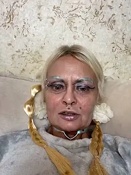 Snapshot of Gardener_of_Illusions chatting on September 21, 9:49 pm Gardener of Illusions online show from September 21, 9:49 pm