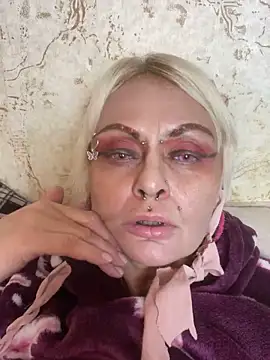 Snapshot of Gardener_of_Illusions chatting on September 29, 2:38 am Gardener of Illusions online show from September 29, 2:38 am