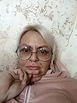 Snapshot of Gardener_of_Illusions chatting on October 12, 4:50 pm Gardener of Illusions online show from October 12, 4:50 pm