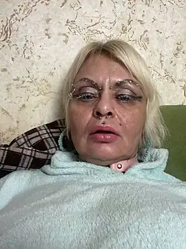 Snapshot of Gardener_of_Illusions chatting on October 23, 4:12 am Gardener of Illusions online show from October 23, 4:12 am