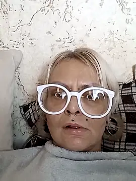 Snapshot of Gardener_of_Illusions chatting on November 4, 6:34 am Gardener of Illusions online show from November 4, 6:34 am