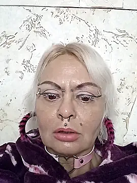 Snapshot of Gardener_of_Illusions chatting on November 6, 3:29 am Gardener of Illusions online show from November 6, 3:29 am