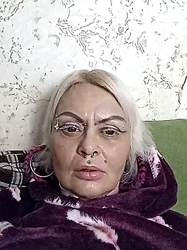 Snapshot of Gardener_of_Illusions chatting on November 6, 3:35 pm Gardener of Illusions online show from November 6, 3:35 pm