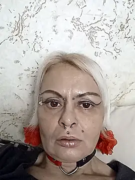 Snapshot of Gardener_of_Illusions chatting on November 8, 4:18 pm Gardener of Illusions online show from November 8, 4:18 pm