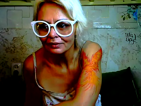 Snapshot of Gardener_of_Illusions chatting on November 20, 10:48 am Gardener of Illusions online show from November 20, 10:48 am