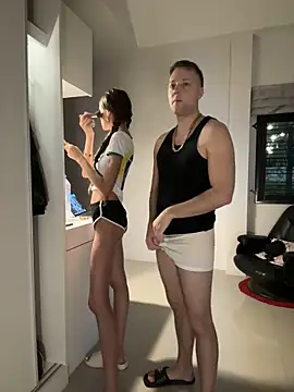 Snapshot of dreamgirls100 chatting on January 5, 3:02 pm dreamgirls100 online show from January 5, 3:02 pm