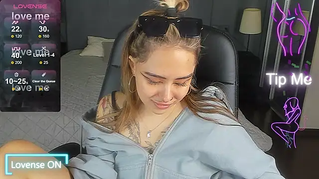 baby  kim online show from October 9, 9:07 am