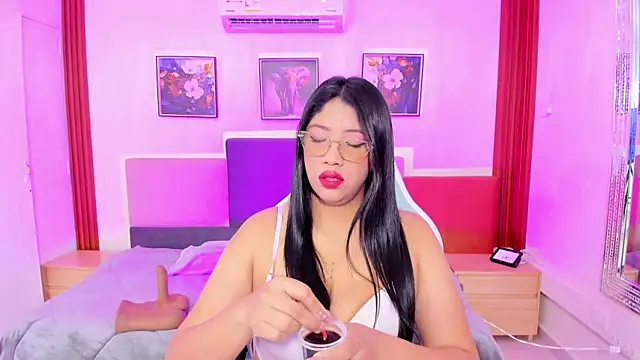 estrella bigboobs14 online show from December 16, 10:31 am