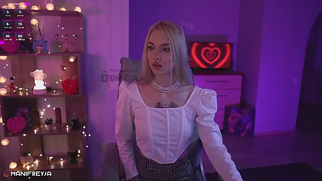 Snapshot of ManiFreyja chatting on February 12, 8:40 pm ManiFreyja online show from February 12, 8:40 pm