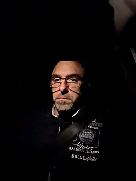 Snapshot of Crosss-23cm chatting on November 9, 8:40 pm Crosss-23cm online show from November 9, 8:40 pm