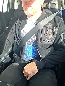 Snapshot of Crosss-23cm chatting on February 17, 11:07 am Crosss-23cm online show from February 17, 11:07 am