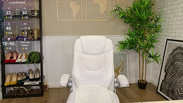 LadyLeea online show from November 27, 4:36 am