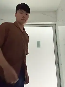 Snapshot of thehornyboyz chatting on January 11, 9:14 am thehornyboyz online show from January 11, 9:14 am