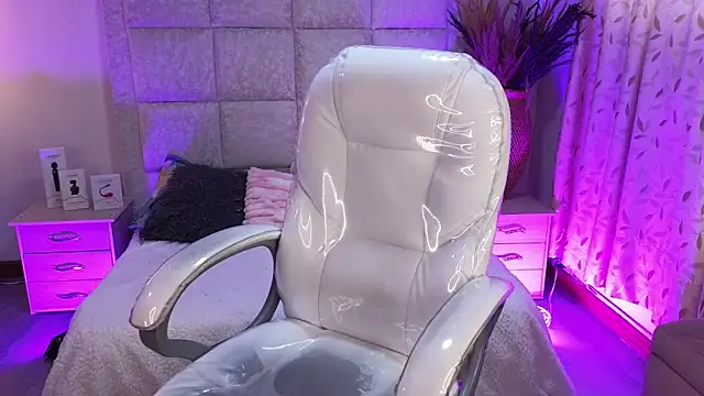 Mia Fischer online show from April 6, 12:28 pm