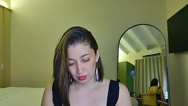 Snapshot of adarussell chatting on June 27, 9:09 pm adarussell online show from June 27, 9:09 pm