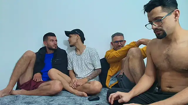 Snapshot of Benjamin_show chatting on November 26, 3:07 am Benjamin show online show from November 26, 3:07 am