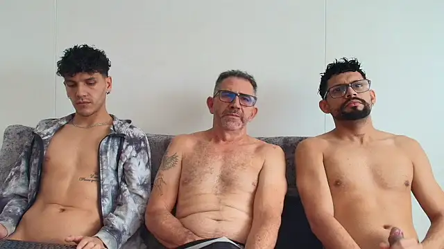 Snapshot of Benjamin_show chatting on December 14, 5:07 pm Benjamin show online show from December 14, 5:07 pm