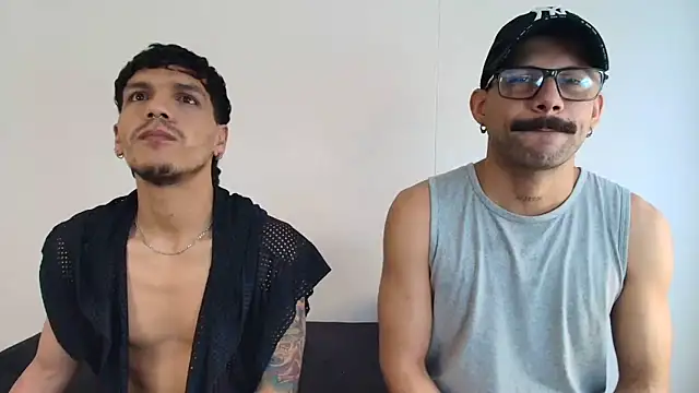 Snapshot of Benjamin_show chatting on March 1, 4:53 pm Benjamin show online show from March 1, 4:53 pm