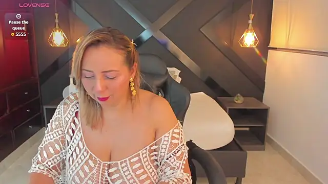 andre soto  online show from April 16, 1:06 am