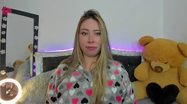 JanneKim online show from March 7, 5:38 pm