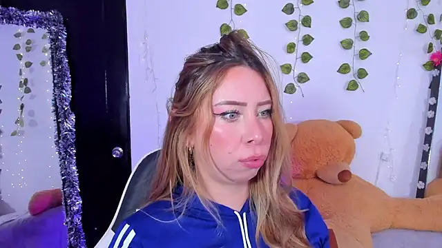 JanneKim online show from March 11, 2:34 pm