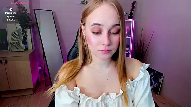 LianaBright online show from April 4, 1:59 am