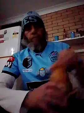 Snapshot of Deonlonely1 chatting on June 17, 3:24 pm Deonlonely1 online show from June 17, 3:24 pm